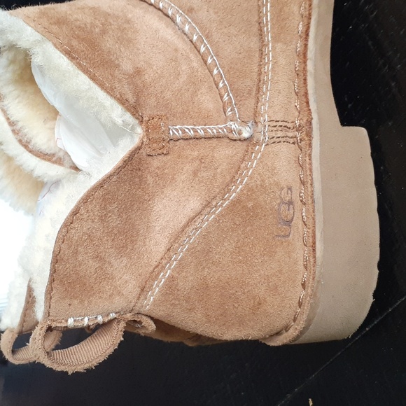 UGG BOOTIES - Picture 4 of 8